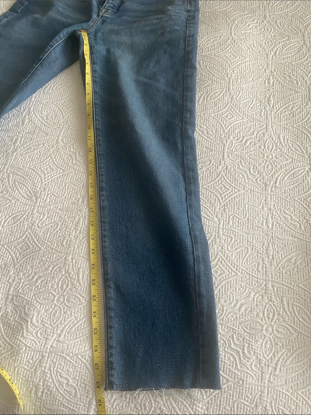 Universal Thread Mid-Rise Button Fly 80’s Slim Fitted Hip & Thigh Blue Jeans Sz8 - Picture 11 of 12